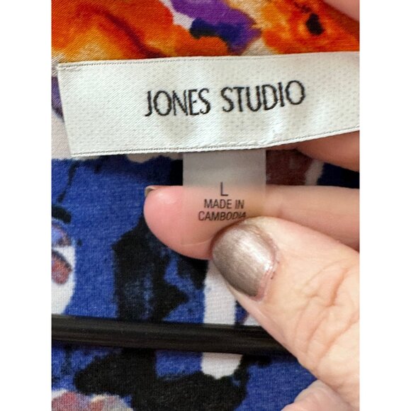 🌸3/$15🌸Navy Sleeveless Floral Blouse with V-neck sz L - Picture 5 of 7